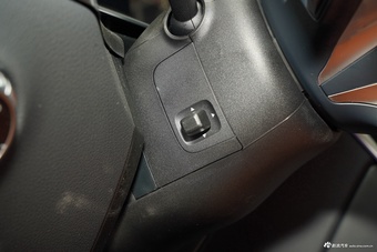 2025款奔驰GLC改款 300 L 4MATIC 豪华型 7座