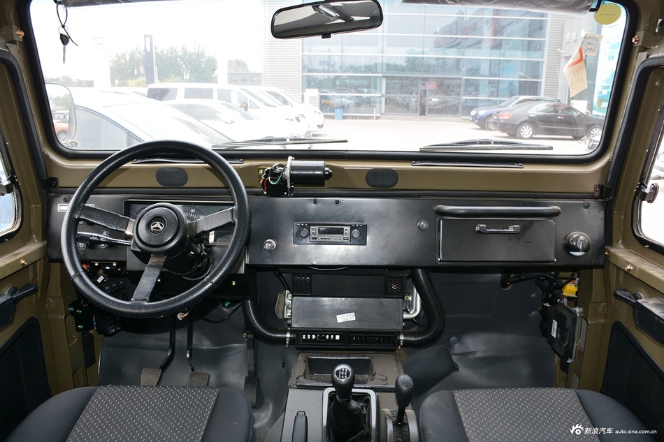 2019款BJ 212 1.5T手动三角门国VI