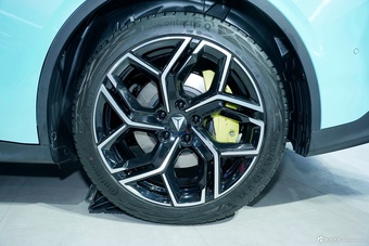 2025广州车展实拍：深蓝L06纯电