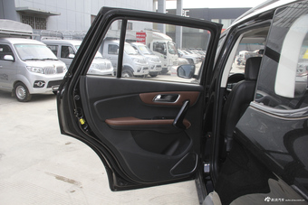 2018款斯威X7 1.5T手动尊贵型7座