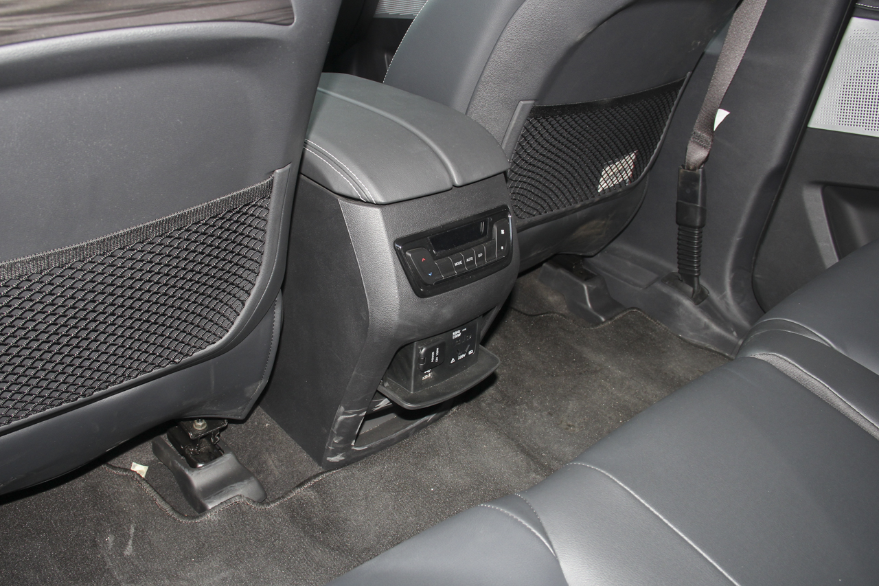 2017上汽大通D90 2.0T自动四驱天狼星