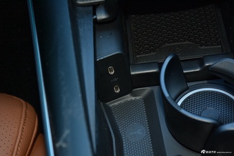 2024款奔驰E级 E 260 L 运动型