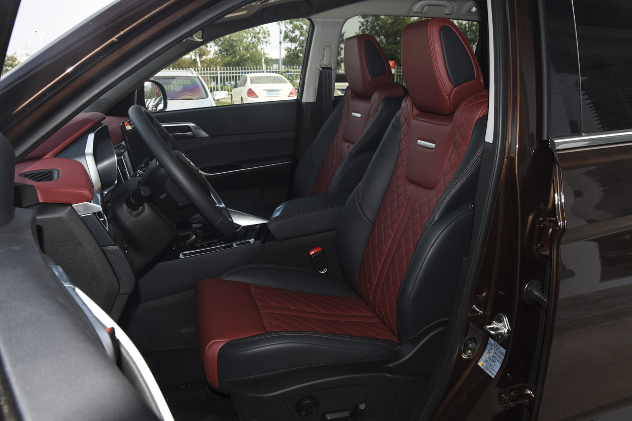 2018款风行T5 1.6T自动智慧型300T