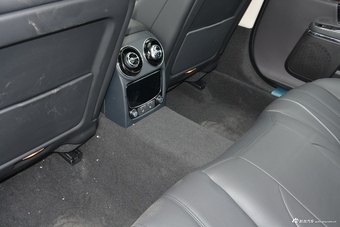 2018款捷豹XJL 3.0L自动SC两驱典雅商务版 