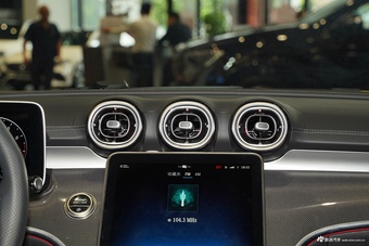 2025款奔驰CLE 300 4MATIC 敞篷轿跑车