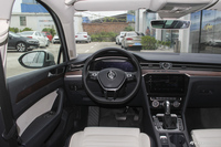 2018款迈腾2.0T自动380TSI DSG旗舰型