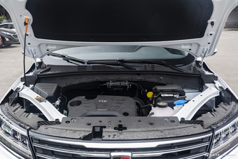 2019款荣威RX5 1.5T 20T自动两驱4G互联铂金版