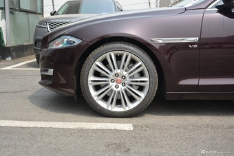 2018款捷豹XJL 3.0L自动SC两驱典雅商务版 