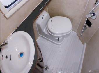 2025款福特大额头房车 标准版 官图