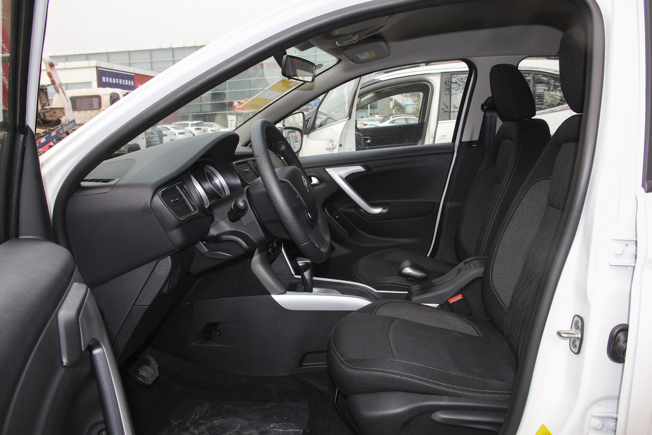 2018款雪铁龙C3-XR改款1.6L自动时尚型