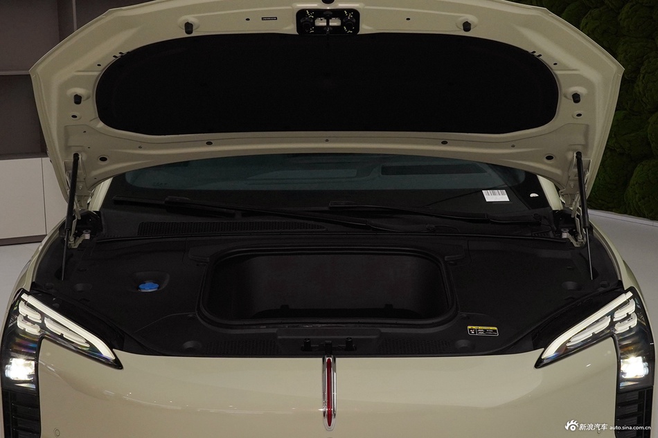 2025款红旗EH7 690 智选版