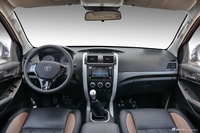 2018款拓陆者E5 2.4L手动四驱精英型4G69S4M