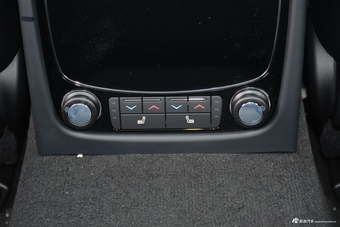 2018款捷豹XJL 3.0L自动SC两驱典雅商务版 