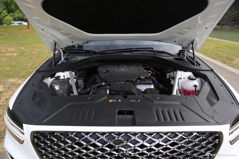 2023款捷尼赛思GV70 2.5T 四驱旗舰版