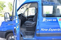 2021款依维柯欧胜3.0T自动超瑞长轴短悬高顶侧拉门