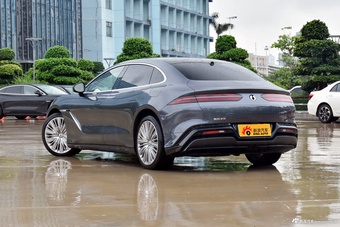 2024款腾势Z9插混 1100km四驱Ultra版