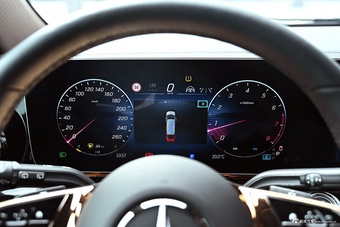 2025款傲旋 2.0T 纵横四海50周年限量版