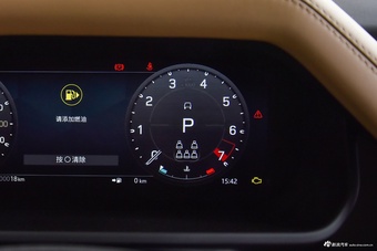 2026款路虎卫士130 X-Dynamic HSE