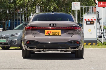 2026款一汽奥迪A5L 2.0T 运动版 Plus