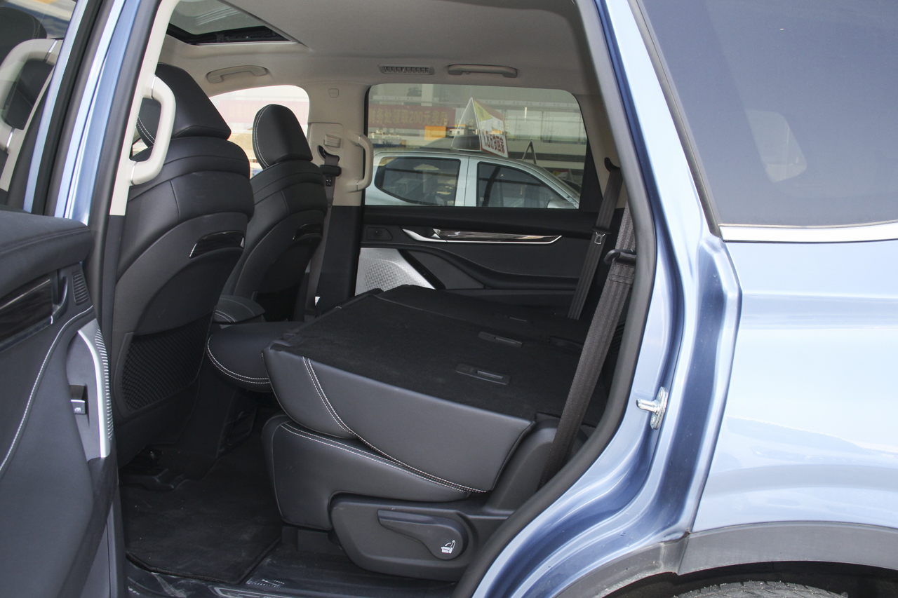 2017上汽大通D90 2.0T自动四驱天狼星