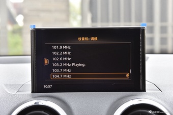 2025款奥迪Q2L 35 TFSI 时尚动感型