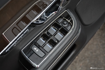 2018款捷豹XJL 3.0L自动SC两驱典雅商务版 