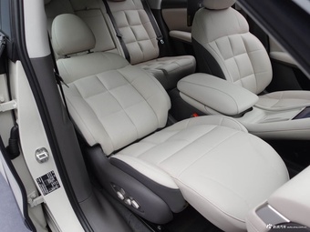 2025款智己LS6 579kW 四驱