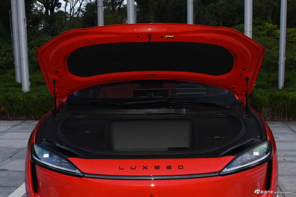 2024款智界R7 736km UItra