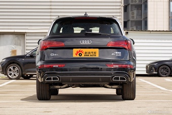 2025款奥迪Q5L 45周年典藏版 40 TFSI 豪华动感型