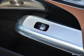 2024款奔驰E级 E 260 L 运动型