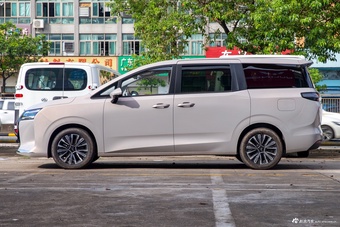 2026款五菱星光730 1.5T CVT 尊享型