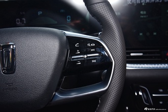 2025款奔腾B70 龙耀版 1.5T 质享型