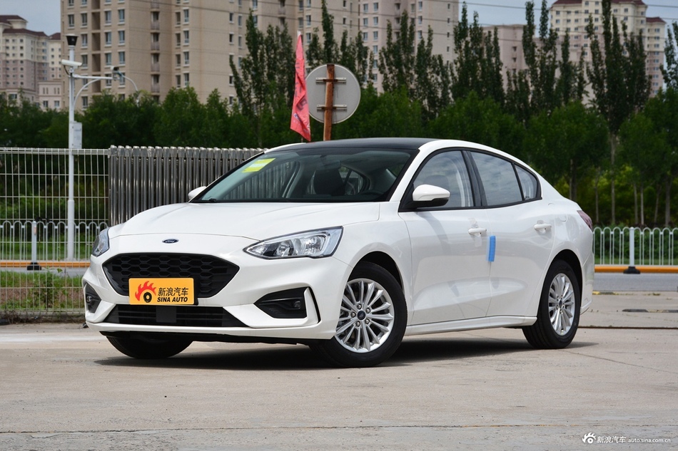 2020款福克斯三厢1.5L自动锋跃型