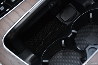 2022款奔驰E级 改款 E 300 L 豪华型