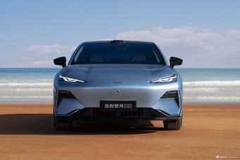 2025款银河E8 620km 四驱星舰激光雷达智驾版