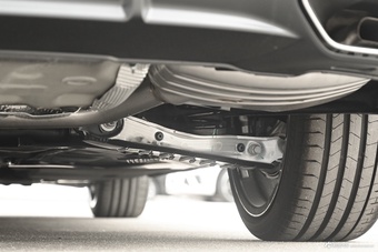 2025款奥迪A4L 200万辆悦享版 40 TFSI Bang&Olufsen星夜版