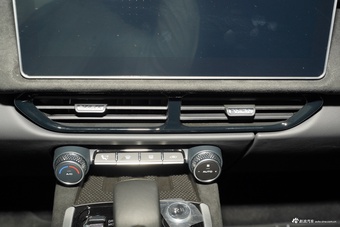 2025款Emira 2.0T DCT Turbo SE