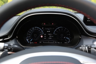 2023款捷尼赛思GV70 2.5T 四驱旗舰版