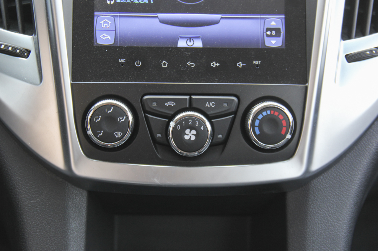 2018款域虎5 2.4T手动经典版柴油四驱豪华型JX4D24A5L