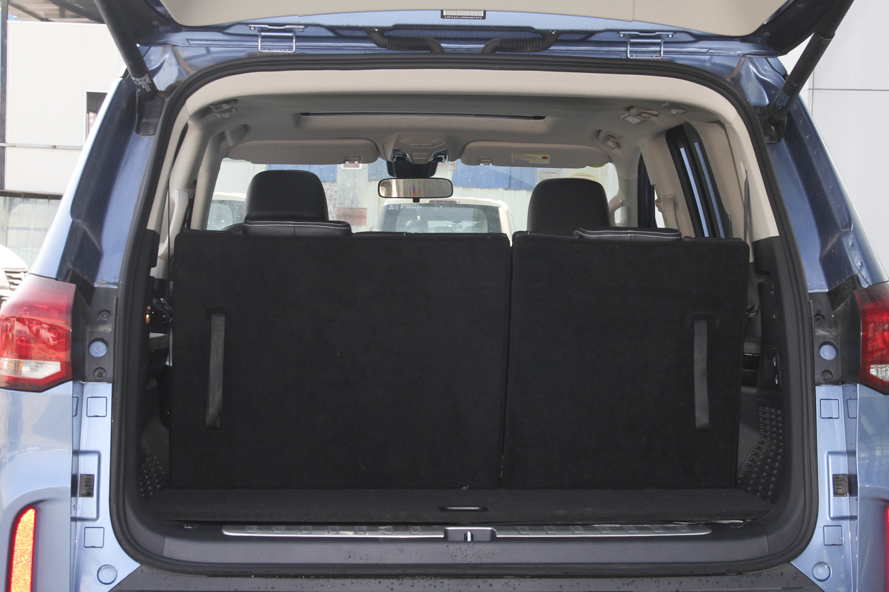 2017上汽大通D90 2.0T自动四驱天狼星