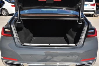 2019款宝马7系740Li xDrive行政型豪华套装