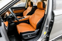 2023款奔腾T99 2.0T 自动旗舰型