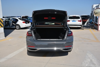2019款宝马7系740Li xDrive行政型豪华套装