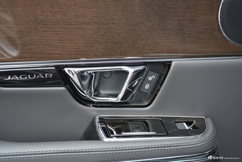 2018款捷豹XJL 3.0L自动SC两驱典雅商务版 