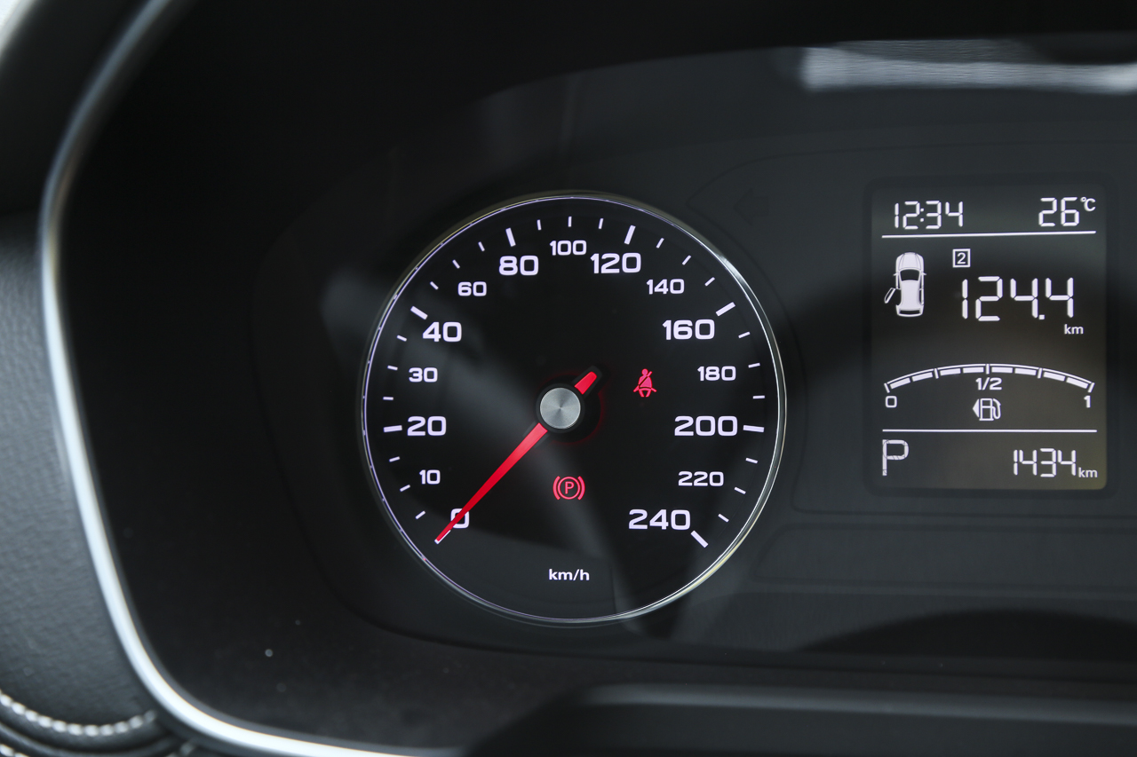 2019款荣威RX5 1.5T自动两驱4G互联铂金版