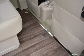 2022款凯锐浩克2.0L途悦豪华9座高顶1TZS