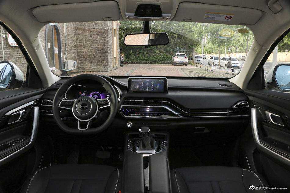 2018款众泰T500 1.5T自动智能互联尊贵型