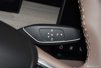 2025款瑞虎8 PLUS C-DM 1.5T 116KM尊贵型 5座