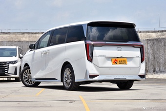 2024款传祺M8 宗师系列 400T 科技关爱版