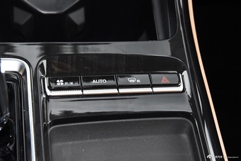 2025款博越L 第四代 1.5TD DCT 山河